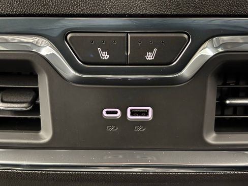 New 2026 GMC Sierra 1500 SLT w/ SLT Premium Package image 6