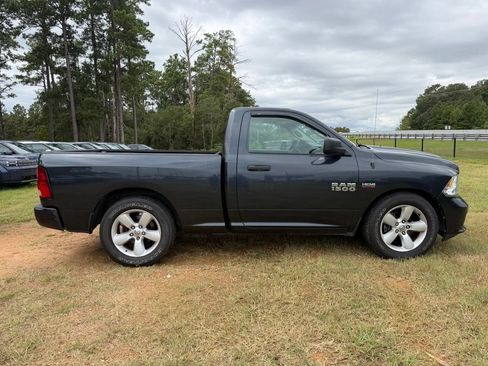 Used 2015 RAM 1500 Express RWD image 5