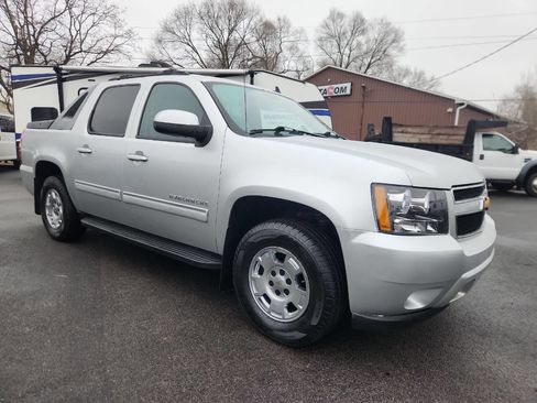Used 2012 Chevrolet Avalanche LS image 4