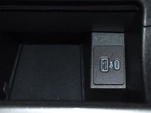 Used 2024 Ford Edge SEL image 18