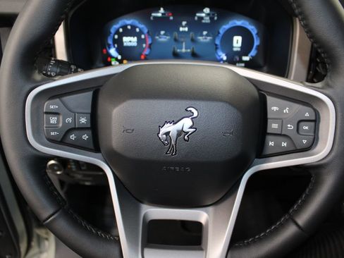 New 2025 Ford Bronco Outer Banks image 35