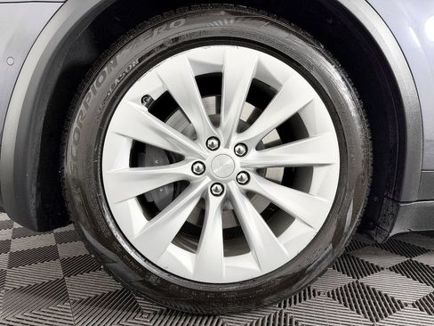Used 2018 Tesla Model X 75D AWD/4WD image 27