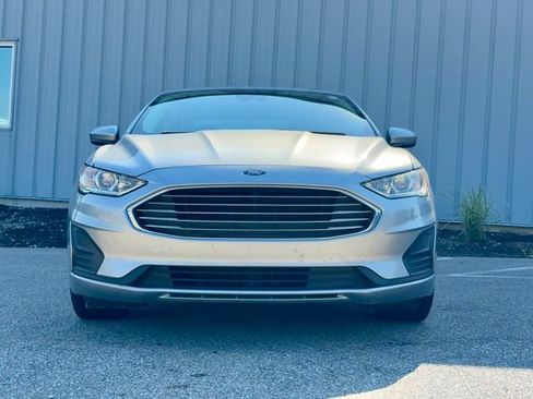 Used 2020 Ford Fusion SE FWD image 3
