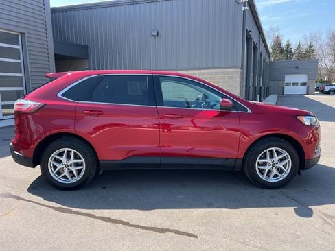 Used 2023 Ford Edge SEL image 4