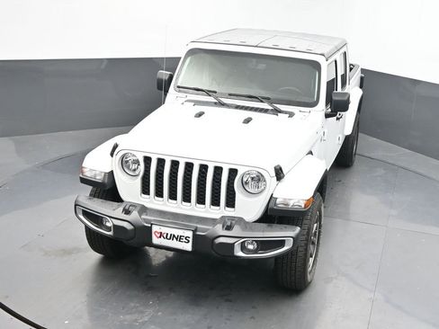 Used 2023 Jeep Gladiator Overland image 35