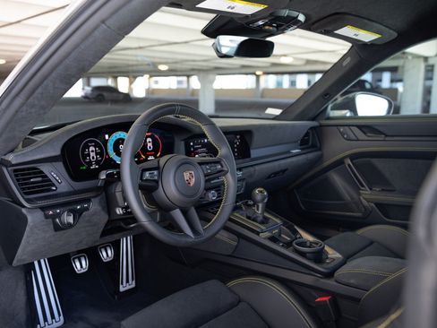 Used 2026 Porsche 911 GT3 RWD image 26