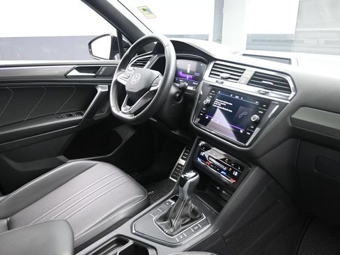 Used 2023 Volkswagen Tiguan SE R-Line FWD image 28