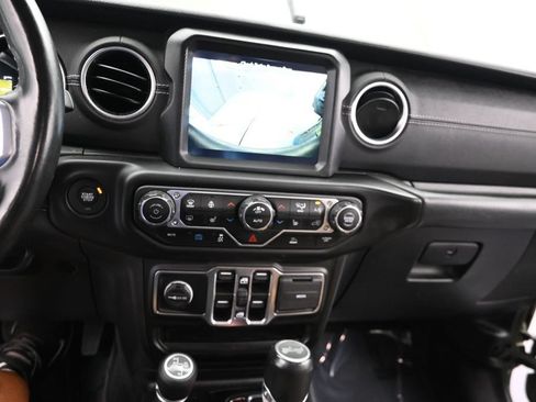 Used 2023 Jeep Wrangler Unlimited Sahara w/ Cold Weather Group AWD/4WD image 15