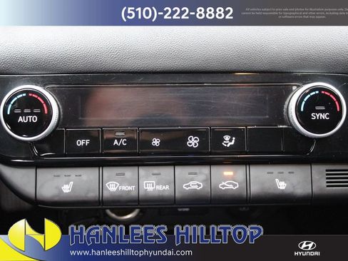 Used 2023 Hyundai Elantra Blue image 22