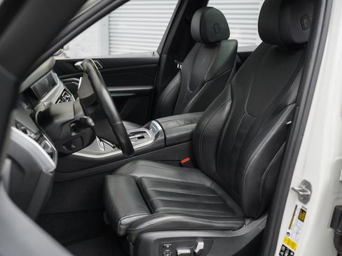 Used 2019 BMW X5 xDrive40i w/ M Sport Package image 22