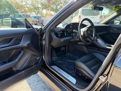 Used 2022 Porsche Taycan 4S image 15