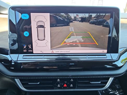 Used 2024 Volkswagen Atlas SE FWD image 24