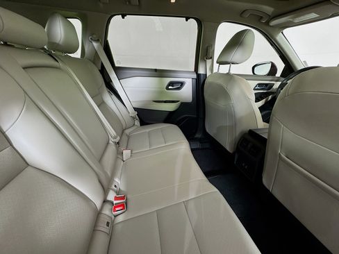 Used 2025 Nissan Rogue SV w/ SV Premium Package FWD image 26