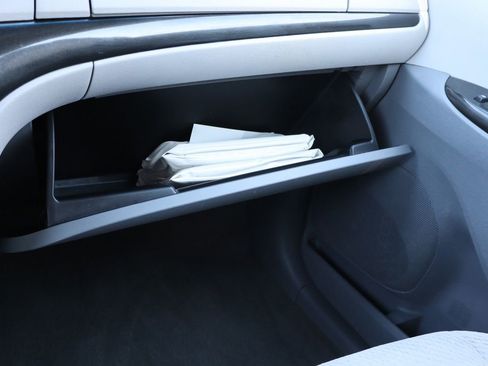 Used 2014 Toyota Sienna LE image 37