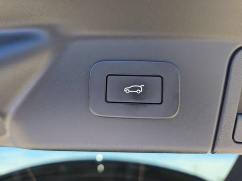 Used 2024 Land Rover Range Rover Velar S AWD/4WD image 17