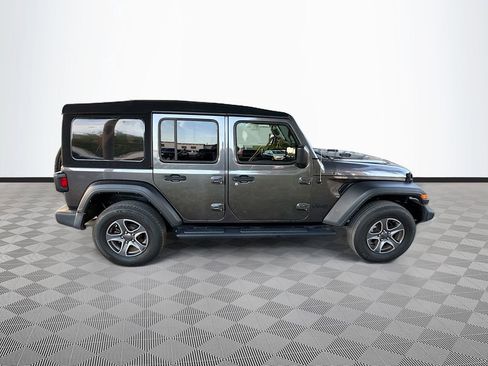 Used 2022 Jeep Wrangler Unlimited Sport AWD/4WD image 5