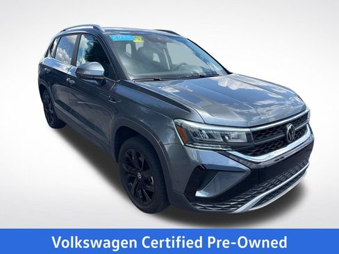 Certified 2023 Volkswagen Taos SE w/ Black Wheel Package FWD image 8