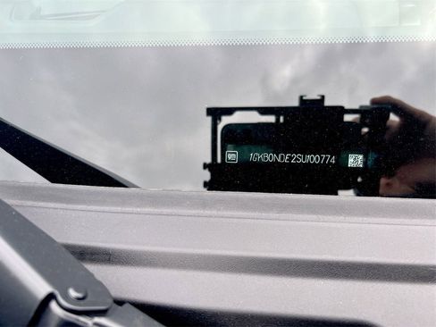 New 2025 GMC Hummer EV 2X image 28