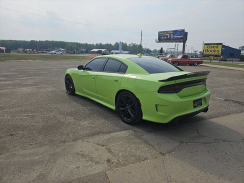 Used 2019 Dodge Charger Scat Pack w/ Plus Group RWD image 4