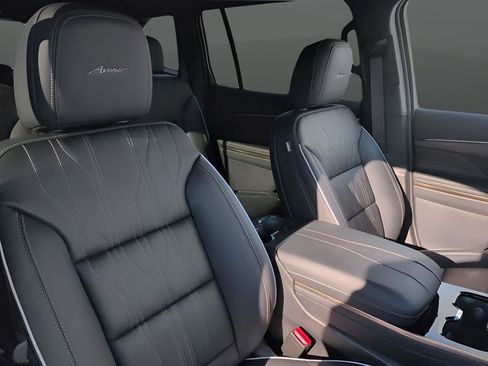 Used 2025 Buick Enclave Avenir w/ Super Cruise Package image 10