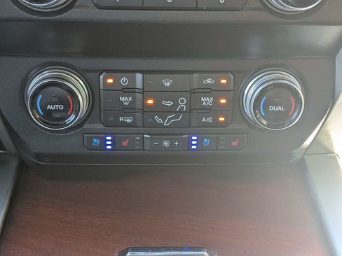 Used 2021 Ford F350 King Ranch w/ King Ranch Ultimate Package AWD/4WD image 21