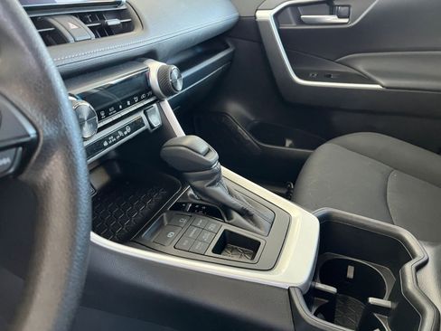 Used 2025 Toyota RAV4 XLE image 43