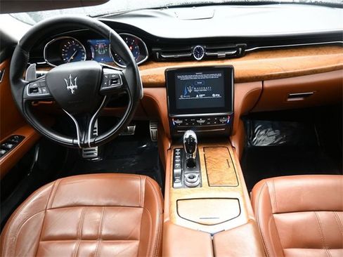 Used 2017 Maserati Quattroporte S GranSport image 19