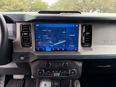 Used 2024 Ford Bronco Outer Banks image 16