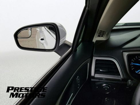 Used 2018 Ford Fusion SE FWD image 23