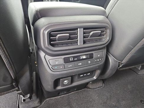 Used 2025 Honda Pilot Elite image 15