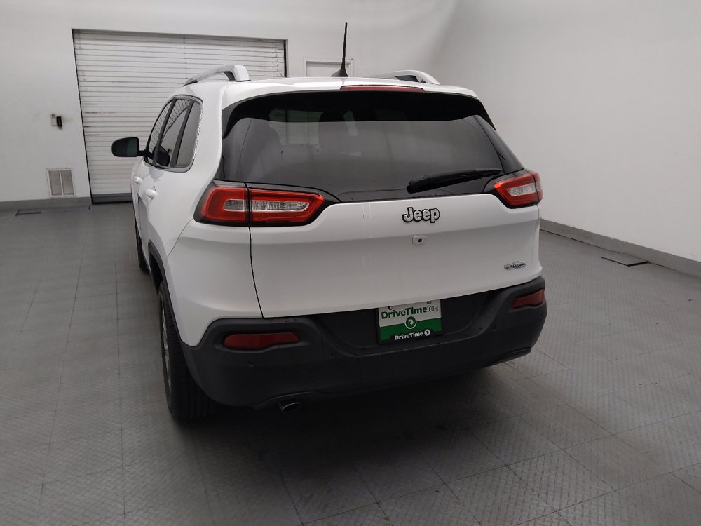 Used 2018 Jeep Cherokee Latitude Plus FWD image 6