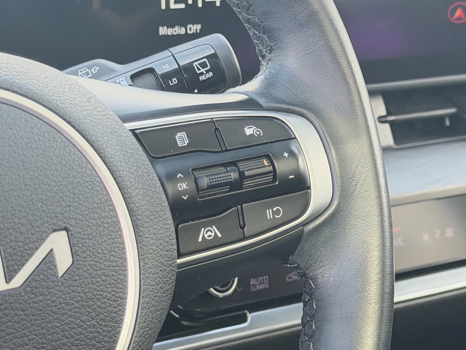 Used 2023 Kia Sportage X-Line w/ X-Line Premium Package AWD/4WD image 29