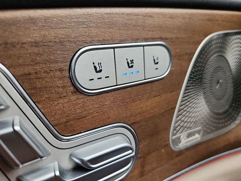 Used 2022 Mercedes-Benz GLS 450 4MATIC image 23