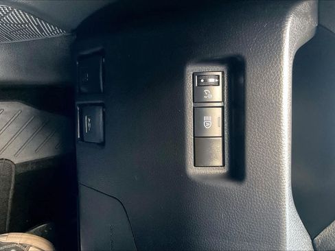 Used 2024 Toyota RAV4 LE image 33