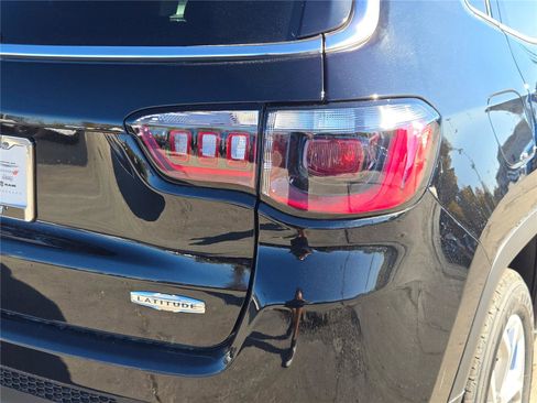 New 2026 Jeep Compass Latitude image 13