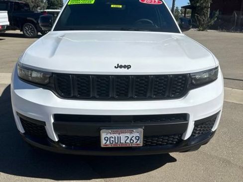 Used 2023 Jeep Grand Cherokee L Laredo RWD image 6
