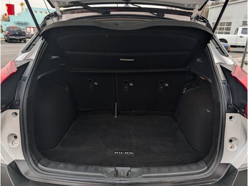 Used 2020 Nissan Kicks SR image 14