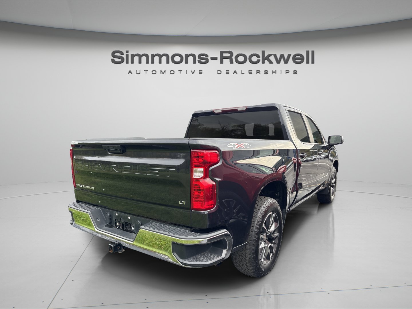 Used 2024 Chevrolet Silverado 1500 LT AWD/4WD image 5