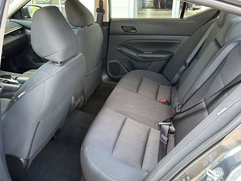 Used 2025 Nissan Altima 2.5 SV FWD image 11