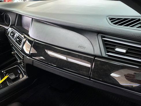 Used 2015 BMW 750Li xDrive AWD/4WD image 18
