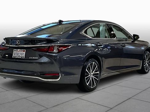 Used 2025 Lexus ES 300h w/ Premium Package image 12