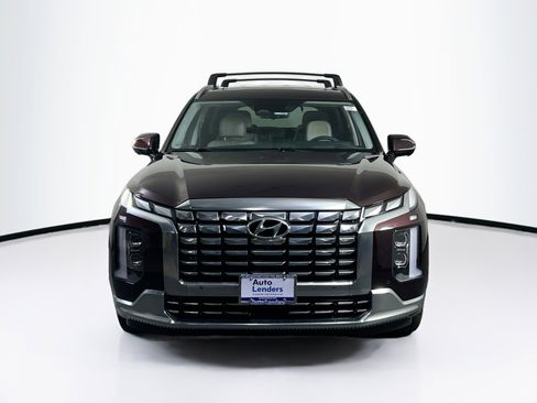 Used 2023 Hyundai Palisade Calligraphy image 2