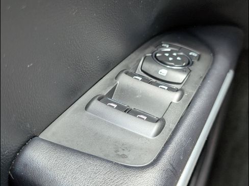 Used 2016 Lincoln MKZ FWD image 18