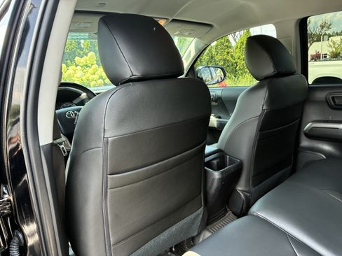 Used 2023 Toyota Tacoma 4x4 Double Cab w/ Trail Edition image 17