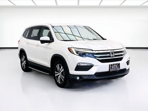 Used 2017 Honda Pilot EX image 3