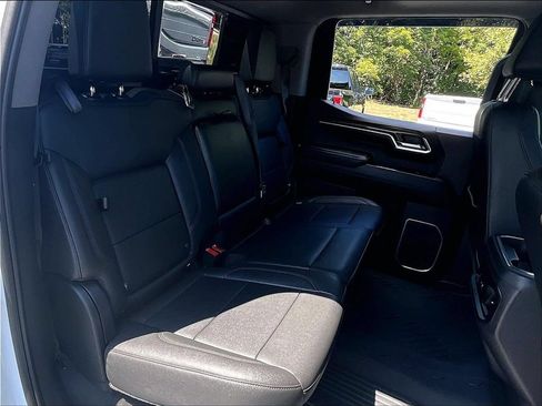 Used 2022 Chevrolet Silverado 1500 LT Trail Boss w/ LT Trail Boss Premium Package AWD/4WD image 15