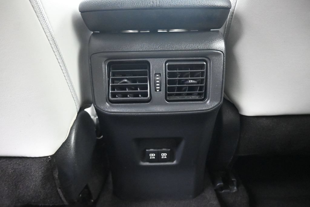 Used 2019 Toyota RAV4 Limited w/ Carpet Mat Package AWD/4WD image 34
