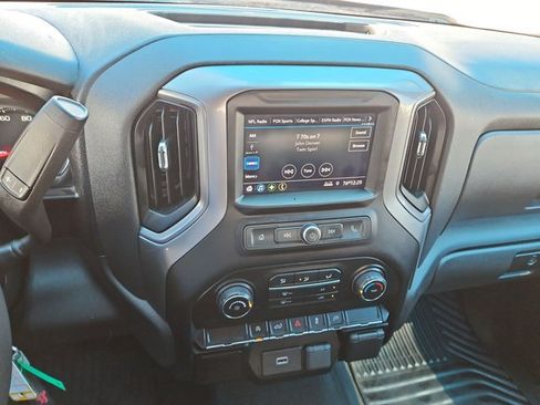 Used 2020 Chevrolet Silverado 1500 Custom w/ Custom Convenience Package AWD/4WD image 14