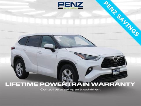 Used 2024 Toyota Highlander LE image 1