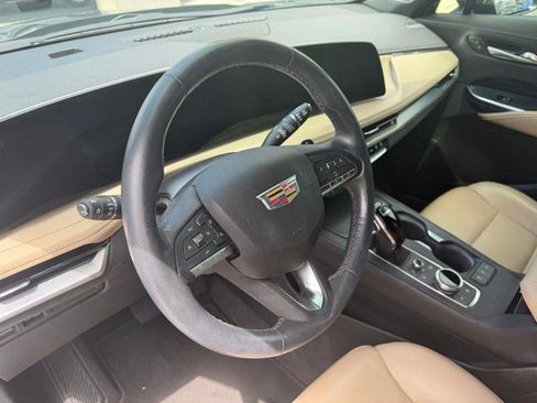 Certified 2024 Cadillac XT4 Luxury w/ Cold Weather Package FWD image 6